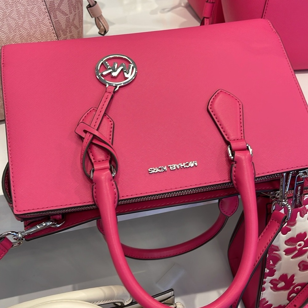 Michaela Kors Sheila Medium Faux Saffiano Leather Satchel
Dragonfruit 
NWT - Picture 12 of 16